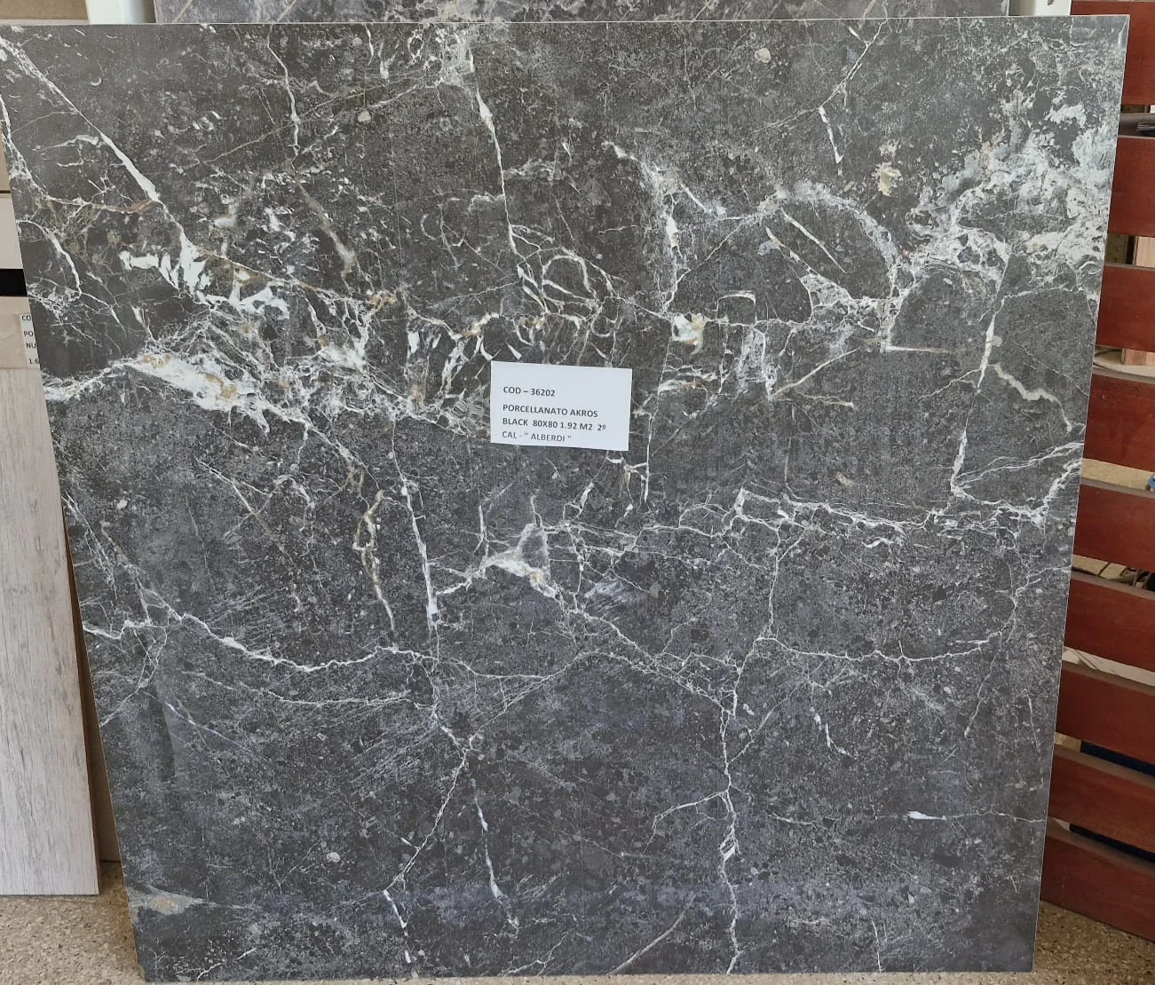PORCELLANATO AKROS BLACK  80X80 1.92 M2  2º CAL - " ALBERDI " - COD 36202